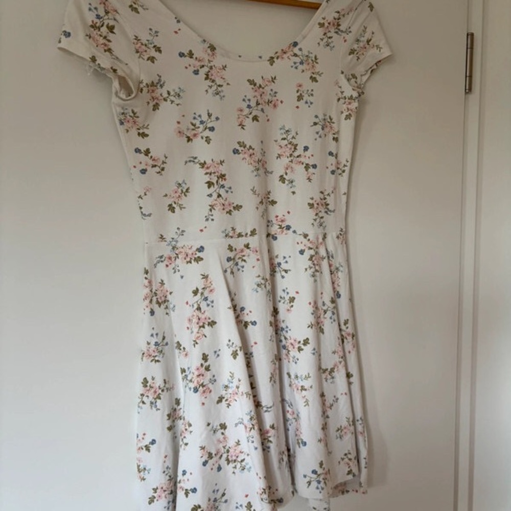 Chic White Floral Mini Dress